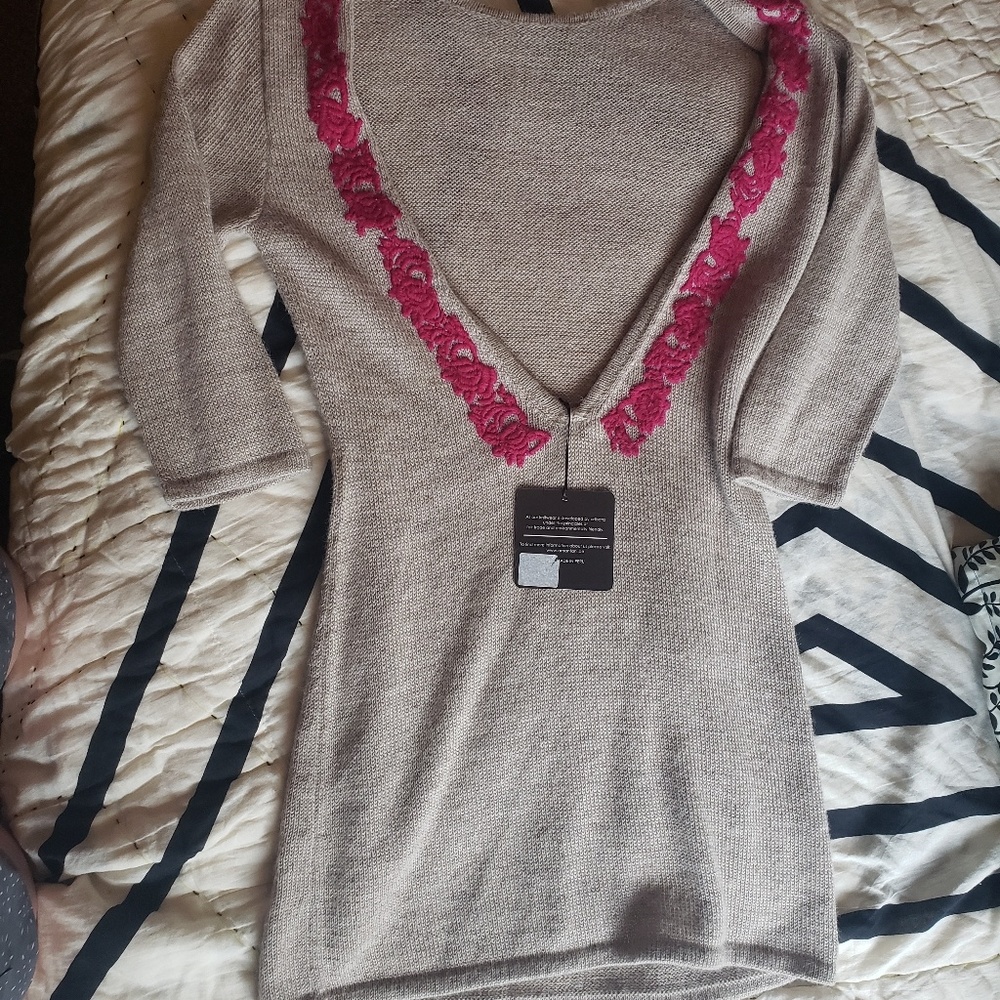 LAST CHANCE! NWT open back knit tunic dress